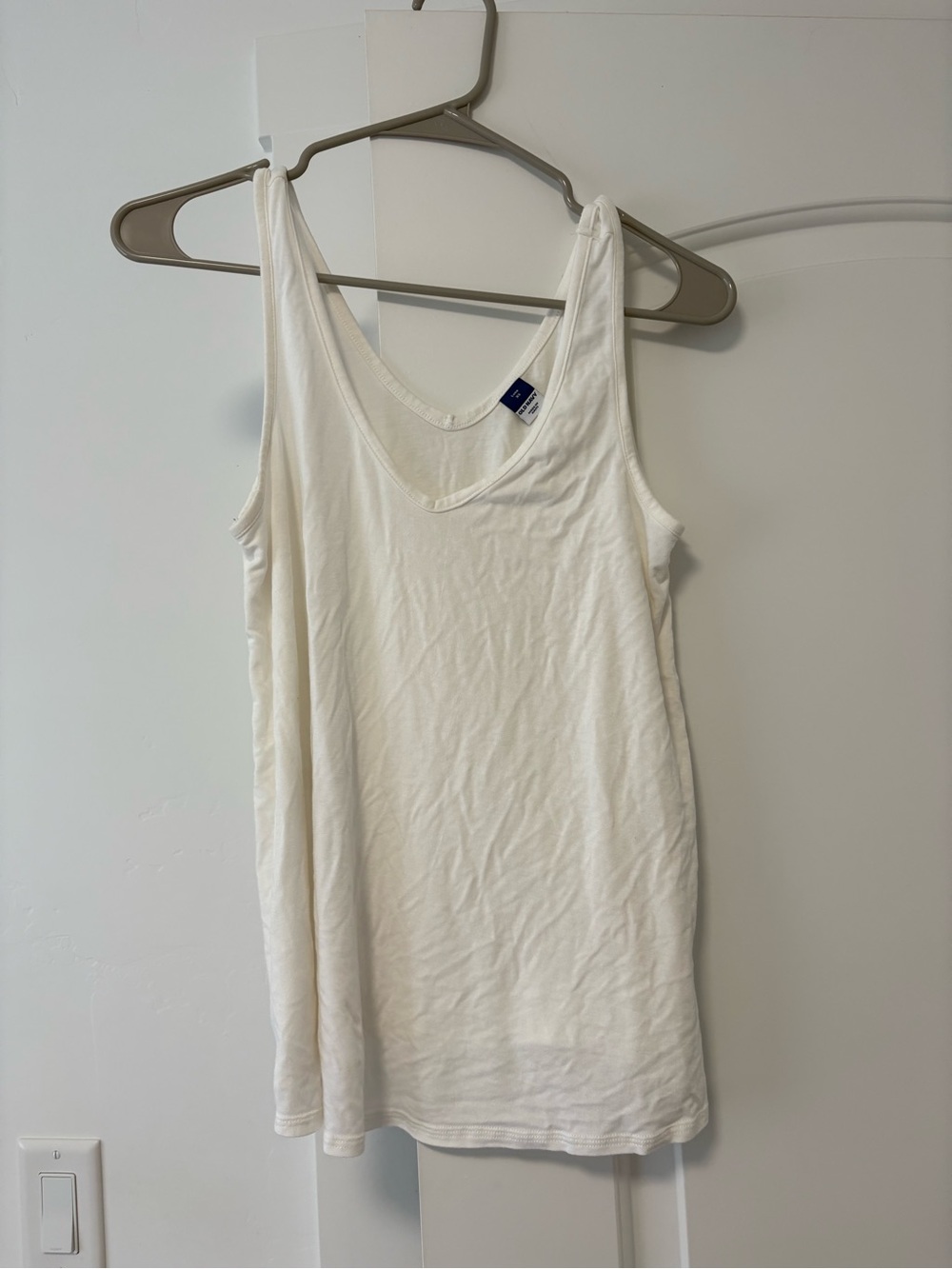 Old Navy White Women's Scoop Neck Tank